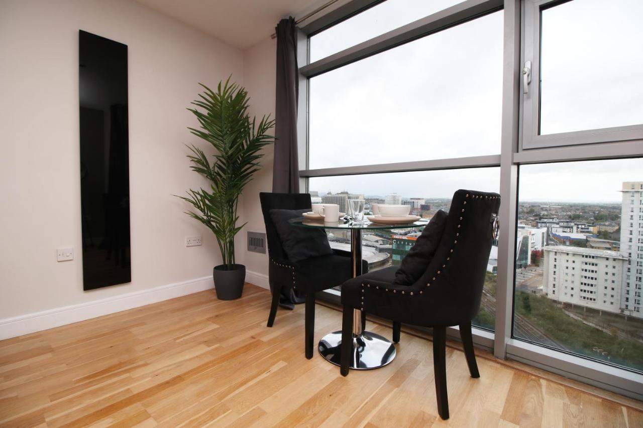 The View - Long Stay Offer - Modern Central Apartment And Parking By Cto Serviced Apartments Cardiff Dış mekan fotoğraf